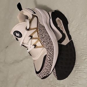 Nike Air Huarache, Size 9, Great Shape!